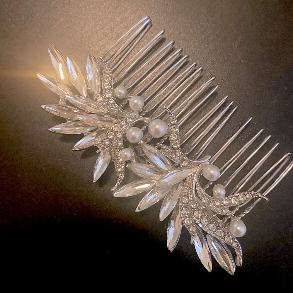 BHLDN Crystal and Pearl Luxury Hair Comb